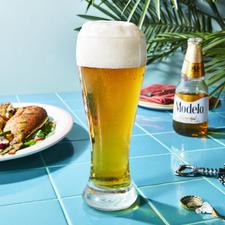 IMG-5-Jenn-Goren-Photographer-Modello-Beer-Pint-scaled.jpg